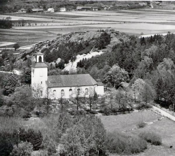 Denna bild har ett alt-attribut som är tomt. Dess filnamn är 3bfbf-vallakyrka.jpg